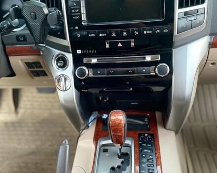 Белый Тойота Ленд Крузер 200, объемом двигателя 4.6 л и пробегом 193 тыс. км за 32500 $, фото 7 на Automoto.ua