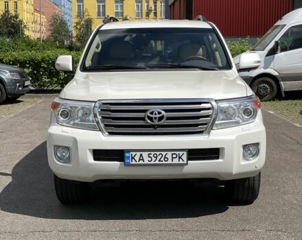 Білий Тойота Ленд Крузер 200, об'ємом двигуна 4.5 л та пробігом 397 тис. км за 652 $, фото 2 на Automoto.ua