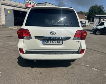 Белый Тойота Ленд Крузер 200, объемом двигателя 4.6 л и пробегом 257 тыс. км за 37000 $, фото 5 на Automoto.ua