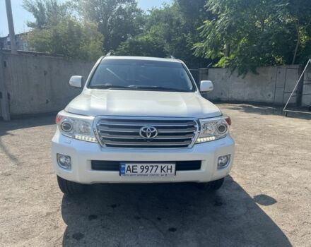 Белый Тойота Ленд Крузер 200, объемом двигателя 4.6 л и пробегом 257 тыс. км за 37000 $, фото 2 на Automoto.ua