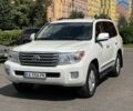 Білий Тойота Ленд Крузер 200, об'ємом двигуна 4.5 л та пробігом 397 тис. км за 652 $, фото 1 на Automoto.ua