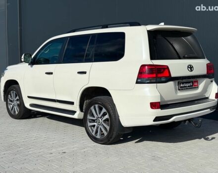 Белый Тойота Ленд Крузер 200, объемом двигателя 4.7 л и пробегом 145 тыс. км за 46590 $, фото 13 на Automoto.ua