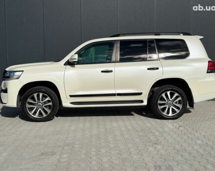 Белый Тойота Ленд Крузер 200, объемом двигателя 4.7 л и пробегом 145 тыс. км за 46590 $, фото 10 на Automoto.ua