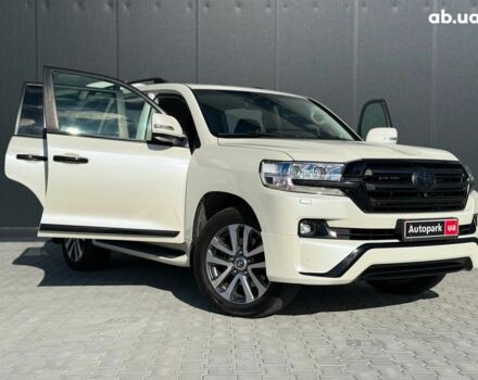 Белый Тойота Ленд Крузер 200, объемом двигателя 4.7 л и пробегом 145 тыс. км за 46590 $, фото 36 на Automoto.ua