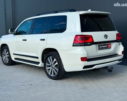 Белый Тойота Ленд Крузер 200, объемом двигателя 4.7 л и пробегом 145 тыс. км за 46590 $, фото 7 на Automoto.ua