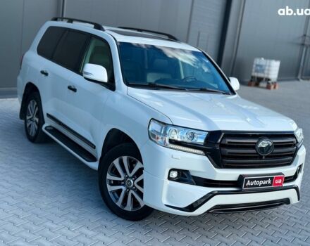Белый Тойота Ленд Крузер 200, объемом двигателя 4.7 л и пробегом 145 тыс. км за 46590 $, фото 3 на Automoto.ua