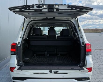 Белый Тойота Ленд Крузер 200, объемом двигателя 4.7 л и пробегом 145 тыс. км за 46590 $, фото 34 на Automoto.ua