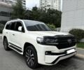 Белый Тойота Ленд Крузер 200, объемом двигателя 4.5 л и пробегом 260 тыс. км за 43500 $, фото 1 на Automoto.ua