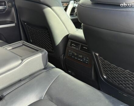 Белый Тойота Ленд Крузер 200, объемом двигателя 4.7 л и пробегом 145 тыс. км за 46590 $, фото 31 на Automoto.ua