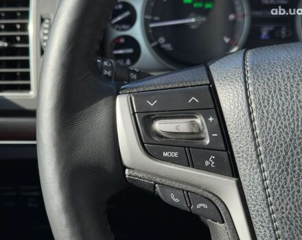 Белый Тойота Ленд Крузер 200, объемом двигателя 4.7 л и пробегом 145 тыс. км за 46590 $, фото 21 на Automoto.ua