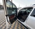 Білий Тойота Ленд Крузер 200, об'ємом двигуна 4.5 л та пробігом 285 тис. км за 39999 $, фото 15 на Automoto.ua