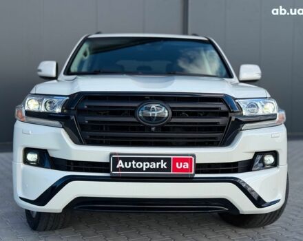 Белый Тойота Ленд Крузер 200, объемом двигателя 4.7 л и пробегом 145 тыс. км за 46590 $, фото 1 на Automoto.ua