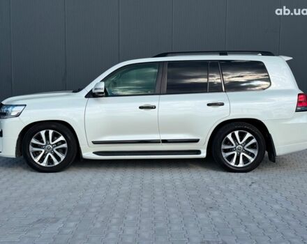 Белый Тойота Ленд Крузер 200, объемом двигателя 4.7 л и пробегом 145 тыс. км за 46590 $, фото 8 на Automoto.ua