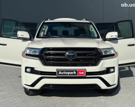 Белый Тойота Ленд Крузер 200, объемом двигателя 4.7 л и пробегом 145 тыс. км за 46590 $, фото 38 на Automoto.ua
