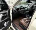Белый Тойота Ленд Крузер 200, объемом двигателя 4.5 л и пробегом 260 тыс. км за 43500 $, фото 5 на Automoto.ua