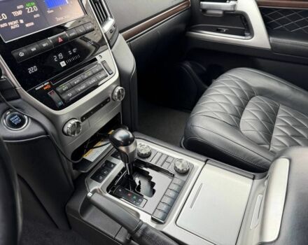 Белый Тойота Ленд Крузер 200, объемом двигателя 4.5 л и пробегом 167 тыс. км за 46800 $, фото 7 на Automoto.ua