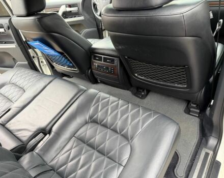 Белый Тойота Ленд Крузер 200, объемом двигателя 4.5 л и пробегом 167 тыс. км за 46800 $, фото 3 на Automoto.ua