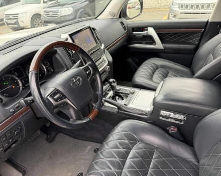 Белый Тойота Ленд Крузер 200, объемом двигателя 4.5 л и пробегом 167 тыс. км за 46500 $, фото 9 на Automoto.ua