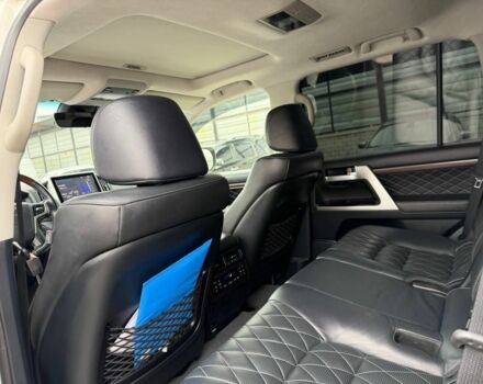 Белый Тойота Ленд Крузер 200, объемом двигателя 4.5 л и пробегом 167 тыс. км за 46500 $, фото 5 на Automoto.ua