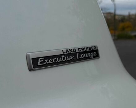 Белый Тойота Ленд Крузер 200, объемом двигателя 4.5 л и пробегом 205 тыс. км за 53500 $, фото 7 на Automoto.ua