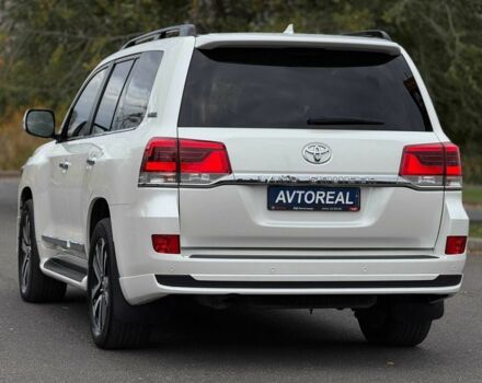 Белый Тойота Ленд Крузер 200, объемом двигателя 4.5 л и пробегом 205 тыс. км за 53500 $, фото 8 на Automoto.ua