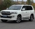 Белый Тойота Ленд Крузер 200, объемом двигателя 4.5 л и пробегом 205 тыс. км за 53500 $, фото 1 на Automoto.ua