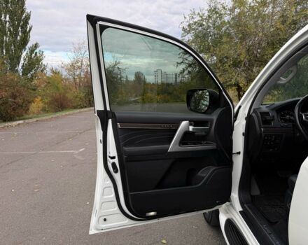 Белый Тойота Ленд Крузер 200, объемом двигателя 4.5 л и пробегом 205 тыс. км за 53500 $, фото 14 на Automoto.ua