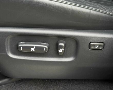 Белый Тойота Ленд Крузер 200, объемом двигателя 4.5 л и пробегом 205 тыс. км за 53500 $, фото 18 на Automoto.ua