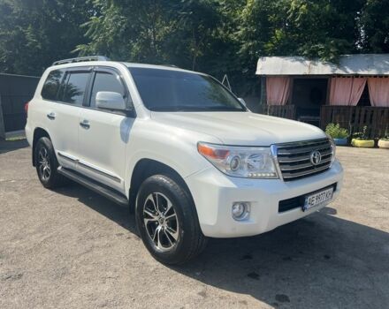 Белый Тойота Ленд Крузер 200, объемом двигателя 4.6 л и пробегом 257 тыс. км за 37000 $, фото 1 на Automoto.ua