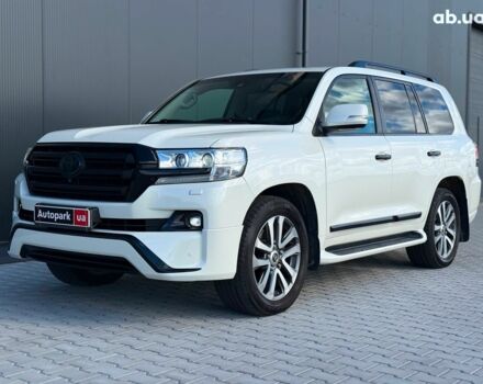 Тойота Ленд Крузер 200 2016 в Львове на Automoto.ua Белый Тойота Ленд Крузер 200, объемом двигателя 4.7 л и пробегом 145 тыс. км за 46590 $, фото 1 на Automoto.ua