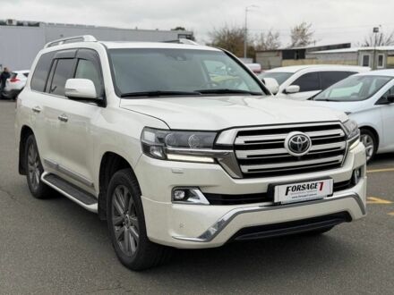 Белый Тойота Ленд Крузер 200, объемом двигателя 4.5 л и пробегом 167 тыс. км за 46800 $, фото 1 на Automoto.ua