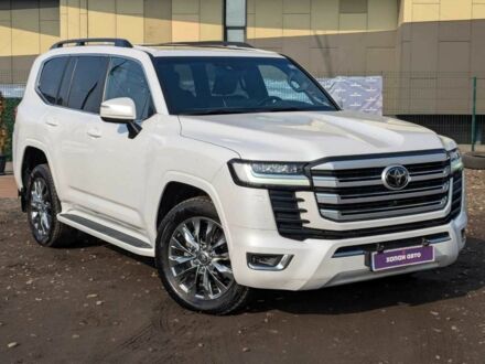 Тойота Ленд Крузер 200 2022 у Києві на Automoto.ua Білий Тойота Ленд Крузер 200, об'ємом двигуна 3.3 л та пробігом 95 тис. км за 75900 $, фото 1 на Automoto.ua