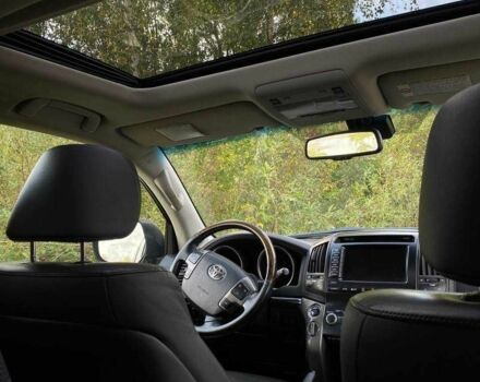 Бежевый Тойота Ленд Крузер 200, объемом двигателя 4.5 л и пробегом 519 тыс. км за 20500 $, фото 2 на Automoto.ua