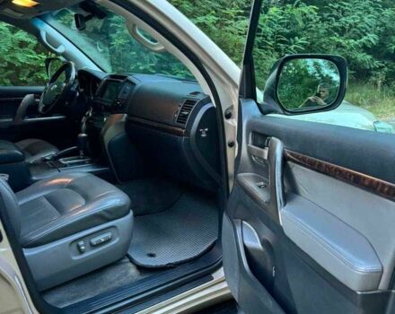 Бежевый Тойота Ленд Крузер 200, объемом двигателя 4.5 л и пробегом 519 тыс. км за 20500 $, фото 6 на Automoto.ua