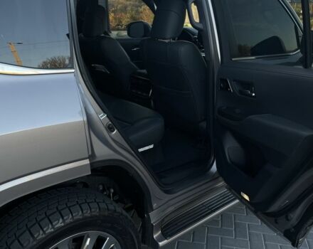 Бежевый Тойота Ленд Крузер 200, объемом двигателя 3.4 л и пробегом 22 тыс. км за 93000 $, фото 4 на Automoto.ua