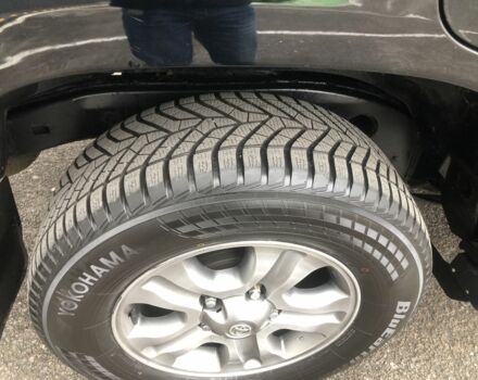 Черный Тойота Ленд Крузер 200, объемом двигателя 4.7 л и пробегом 320 тыс. км за 23800 $, фото 4 на Automoto.ua