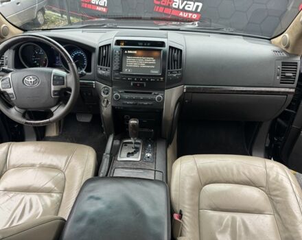 Чорний Тойота Ленд Крузер 200, об'ємом двигуна 4.5 л та пробігом 280 тис. км за 25900 $, фото 11 на Automoto.ua