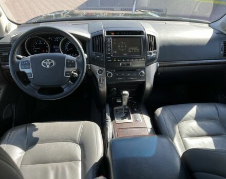 Чорний Тойота Ленд Крузер 200, об'ємом двигуна 4.5 л та пробігом 425 тис. км за 21500 $, фото 17 на Automoto.ua