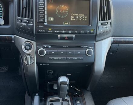 Чорний Тойота Ленд Крузер 200, об'ємом двигуна 4.5 л та пробігом 425 тис. км за 21500 $, фото 19 на Automoto.ua