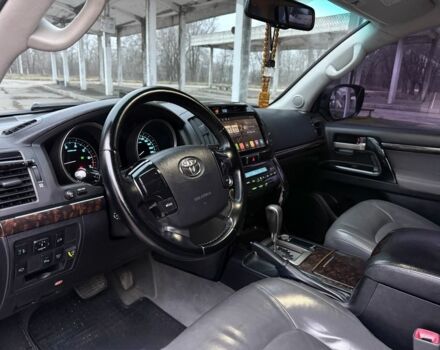 Черный Тойота Ленд Крузер 200, объемом двигателя 4.7 л и пробегом 315 тыс. км за 28500 $, фото 16 на Automoto.ua