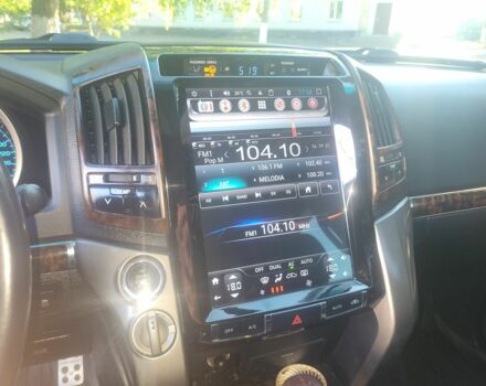 Черный Тойота Ленд Крузер 200, объемом двигателя 4.5 л и пробегом 244 тыс. км за 32000 $, фото 6 на Automoto.ua