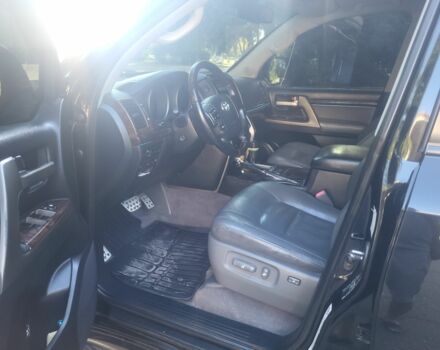 Черный Тойота Ленд Крузер 200, объемом двигателя 4.5 л и пробегом 244 тыс. км за 32000 $, фото 5 на Automoto.ua