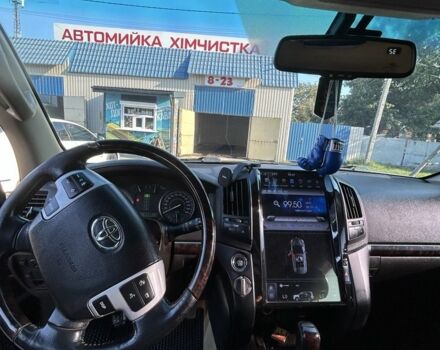 Черный Тойота Ленд Крузер 200, объемом двигателя 4.5 л и пробегом 280 тыс. км за 19000 $, фото 5 на Automoto.ua