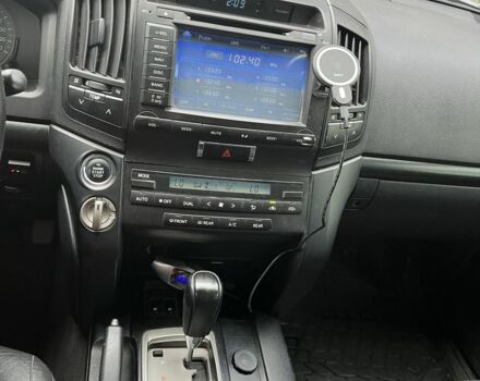 Черный Тойота Ленд Крузер 200, объемом двигателя 0 л и пробегом 335 тыс. км за 17900 $, фото 8 на Automoto.ua