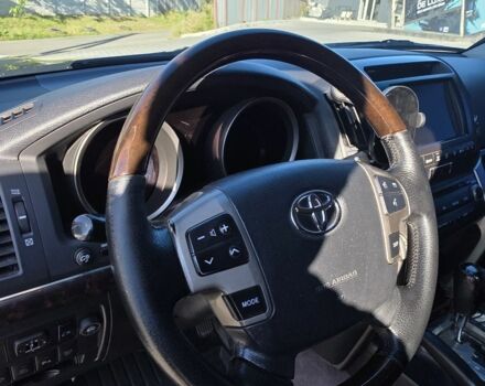 Черный Тойота Ленд Крузер 200, объемом двигателя 5.7 л и пробегом 350 тыс. км за 23900 $, фото 19 на Automoto.ua