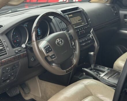 Чорний Тойота Ленд Крузер 200, об'ємом двигуна 4.5 л та пробігом 280 тис. км за 25900 $, фото 6 на Automoto.ua