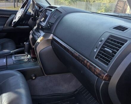 Черный Тойота Ленд Крузер 200, объемом двигателя 5.7 л и пробегом 350 тыс. км за 23900 $, фото 13 на Automoto.ua