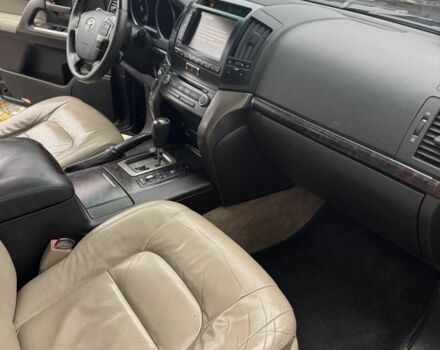 Чорний Тойота Ленд Крузер 200, об'ємом двигуна 4.5 л та пробігом 280 тис. км за 25900 $, фото 9 на Automoto.ua