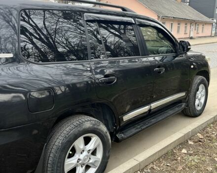 Черный Тойота Ленд Крузер 200, объемом двигателя 0 л и пробегом 335 тыс. км за 17900 $, фото 2 на Automoto.ua