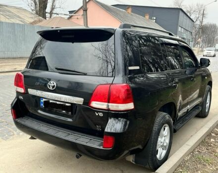 Черный Тойота Ленд Крузер 200, объемом двигателя 0 л и пробегом 335 тыс. км за 17900 $, фото 3 на Automoto.ua